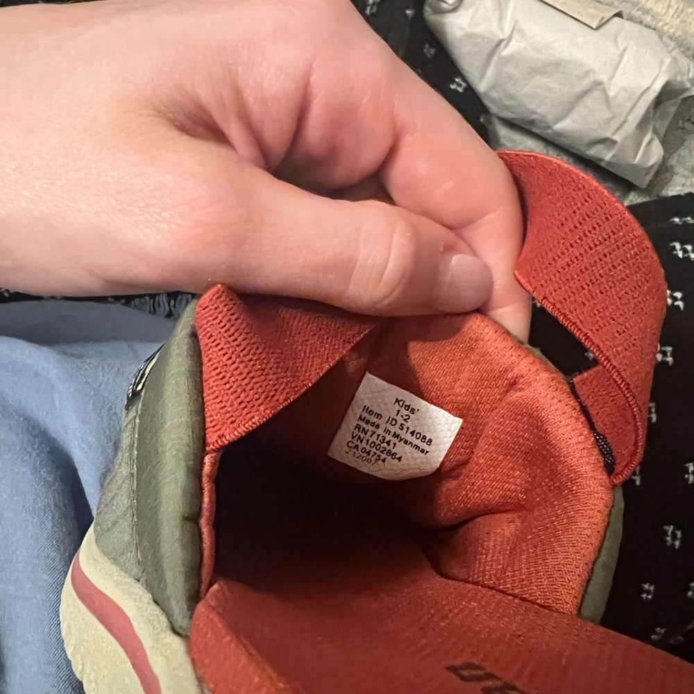 L.L. Bean Mule Sandals Clogs Green Red Slip On Shoes Kids Size 1-2 NEW - Picture 3 of 3